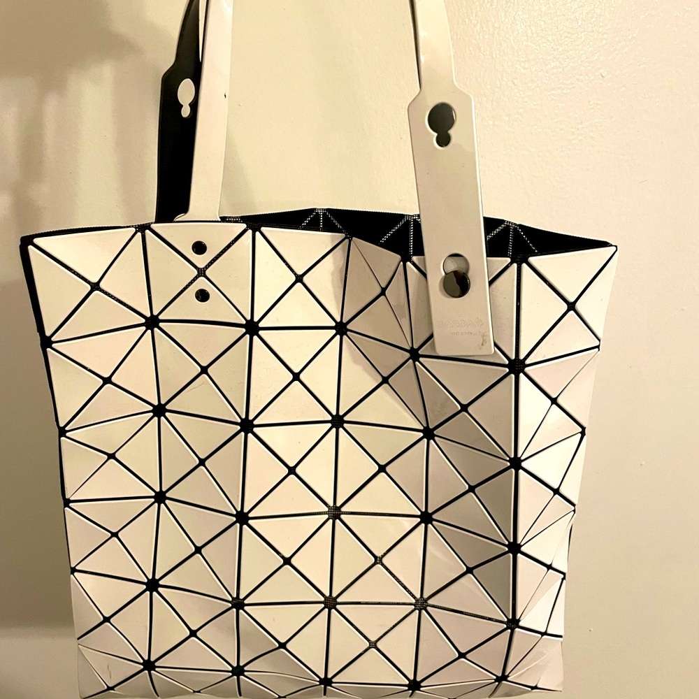 Issey Miyake BAO BAO Lucent Basic Tote (White)